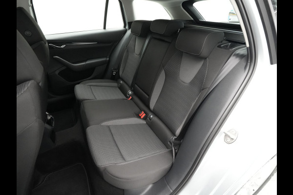 Škoda Octavia Combi 1.0 e-TSI 110pk DSG Business Edition Navigatie Digital Cockpit Pdc Android/Carplay Lm Velgen