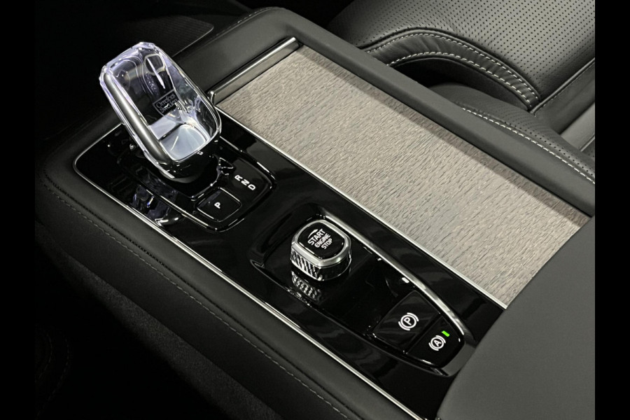 Volvo XC90 2.0 T8 Plug-in hybrid AWD Ultra Dark Luchtvering | Massage | Bowers & Wilkins | Trekhaak | Adapt. Cruise | Stoelventilatie | 22" wielen | 360 camera | Head-up
