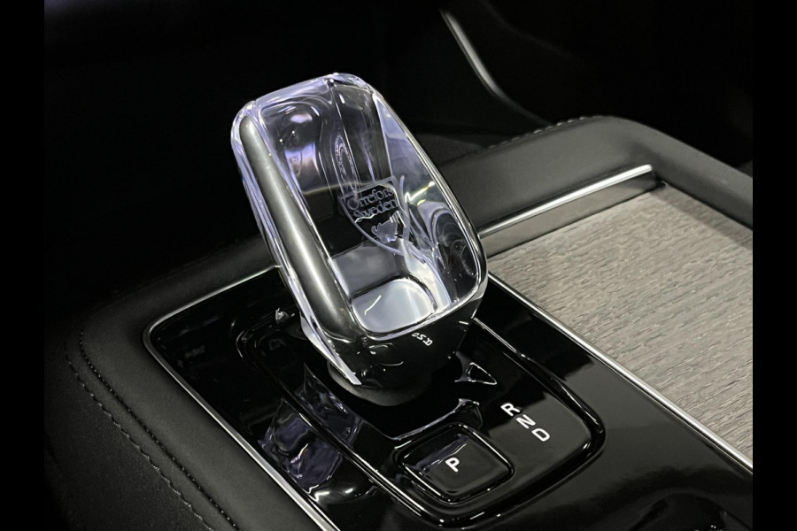 Volvo XC90 2.0 T8 Plug-in hybrid AWD Ultra Dark Luchtvering | Massage | Bowers & Wilkins | Trekhaak | Adapt. Cruise | Stoelventilatie | 22" wielen | 360 camera | Head-up