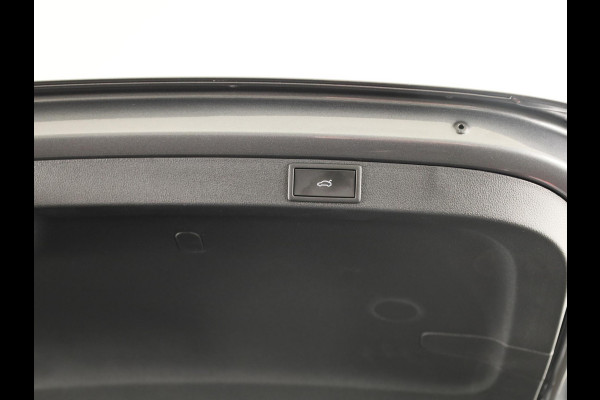 Škoda Octavia Combi Business Edition m-HEV 1.5 TSI 115 pk 7 versn. DSG | Sunset | Wegklapbare trekhaak | 18 inch lichtmetalen velgen Vega Aero zwart