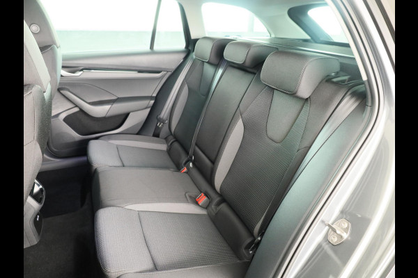 Škoda Octavia Combi Business Edition m-HEV 1.5 TSI 115 pk 7 versn. DSG | Sunset | Wegklapbare trekhaak | 18 inch lichtmetalen velgen Vega Aero zwart