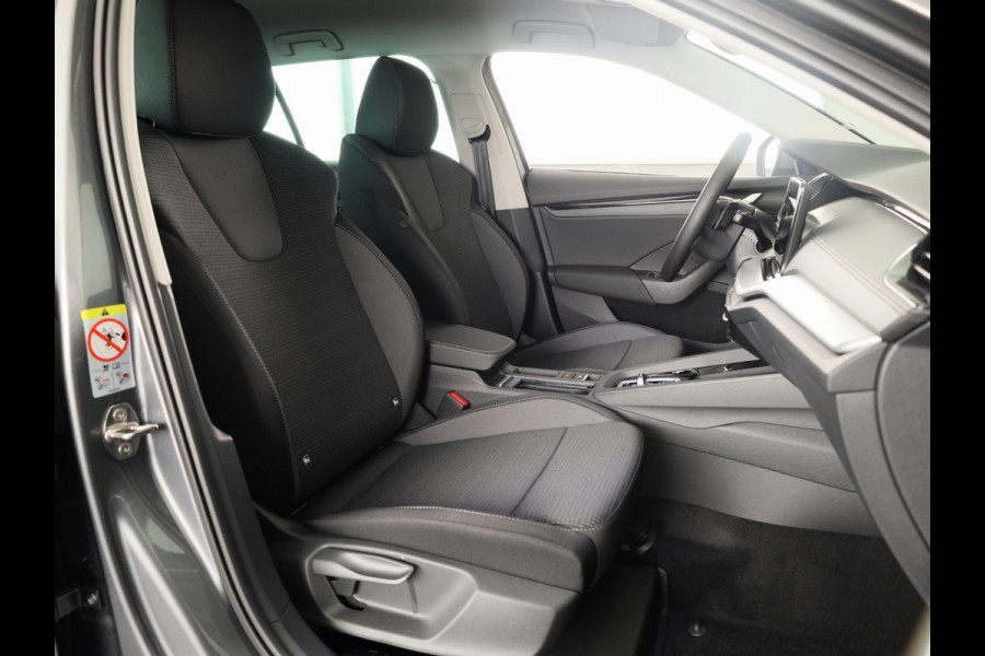 Škoda Octavia Combi Business Edition m-HEV 1.5 TSI 115 pk 7 versn. DSG | Sunset | Wegklapbare trekhaak | 18 inch lichtmetalen velgen Vega Aero zwart