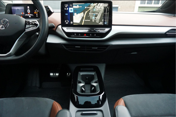 Volkswagen ID.5 Pro 77 kWh | 94%SOH | Panoramadak | MATRIX | Leer | 360 camera | Adaptieve cruise + lane departure met stuurcorrectie | Dakspoiler | Apple Carplay | Key Less Entry/ Go | Sfeerverlichting