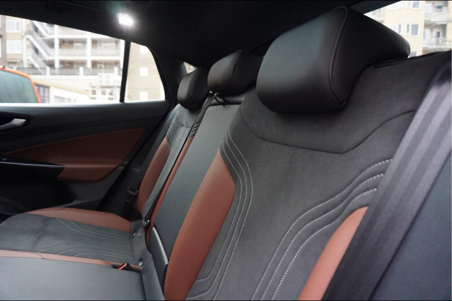 Volkswagen ID.5 Pro 77 kWh | 94%SOH | Panoramadak | MATRIX | Leer | 360 camera | Adaptieve cruise + lane departure met stuurcorrectie | Dakspoiler | Apple Carplay | Key Less Entry/ Go | Sfeerverlichting