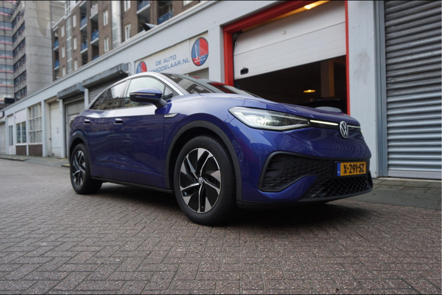 Volkswagen ID.5 Pro 77 kWh | 94%SOH | Panoramadak | MATRIX | Leer | 360 camera | Adaptieve cruise + lane departure met stuurcorrectie | Dakspoiler | Apple Carplay | Key Less Entry/ Go | Sfeerverlichting