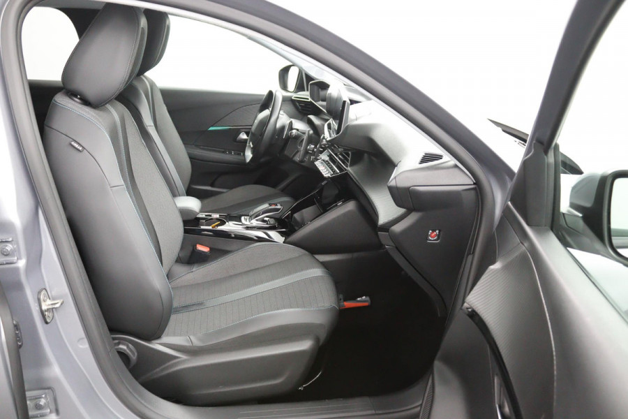 Peugeot 208 1.2 Allure*AUTOM*ACC*LANE-ASS*NAVI*CAM*CARPLAY*