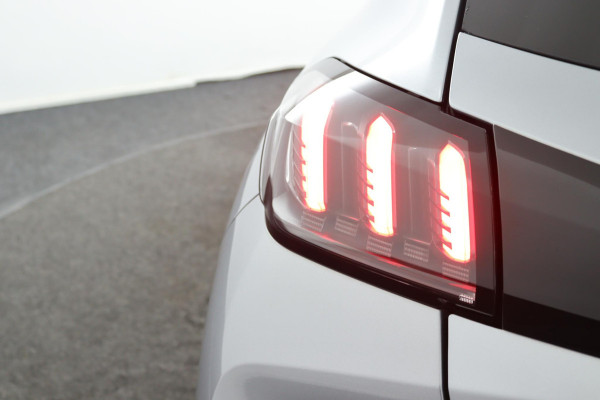 Peugeot 208 1.2 Allure*AUTOM*ACC*LANE-ASS*NAVI*CAM*CARPLAY*