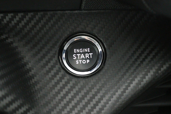 Peugeot 208 1.2 Allure*AUTOM*ACC*LANE-ASS*NAVI*CAM*CARPLAY*