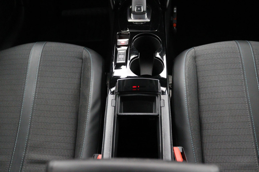 Peugeot 208 1.2 Allure*AUTOM*ACC*LANE-ASS*NAVI*CAM*CARPLAY*