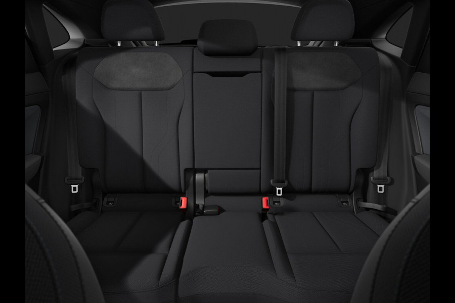 Audi Q3 Sportback 1.5 200kW e-hybrid S edition 272pk | Komt eind februari binnen | Parkeercamera | Keyless | Stoelverwarming