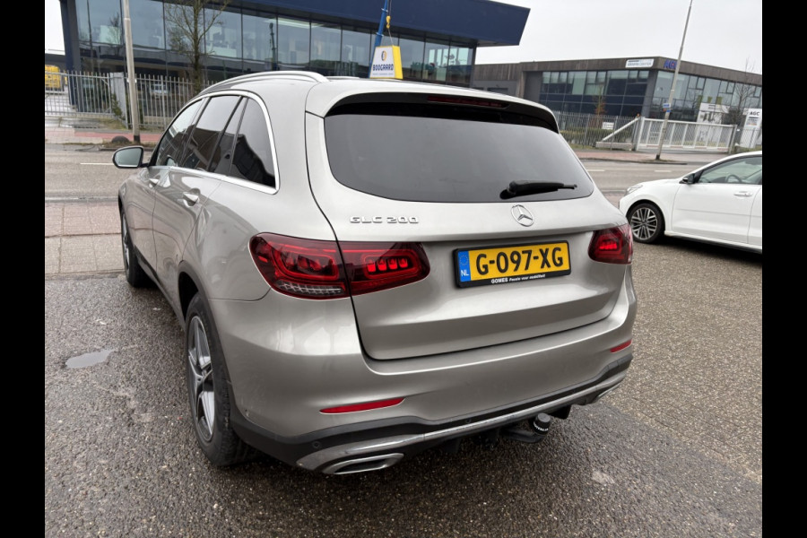 Mercedes-Benz GLC 200 Premium AMG-line
