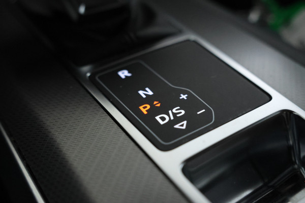 Audi A6 Avant 35 TDI Business edition automaat, panorama, climate,