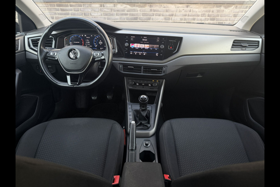 Volkswagen Polo 1.0 TSI Comfortline Business | Carplay | Camera | Virtual Cockpit | PDC | Navi
