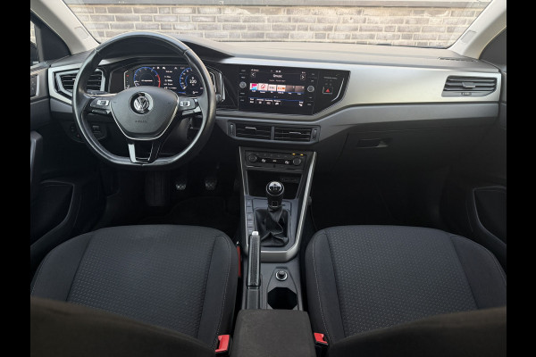 Volkswagen Polo 1.0 TSI Comfortline Business | Carplay | Camera | Virtual Cockpit | PDC | Navi