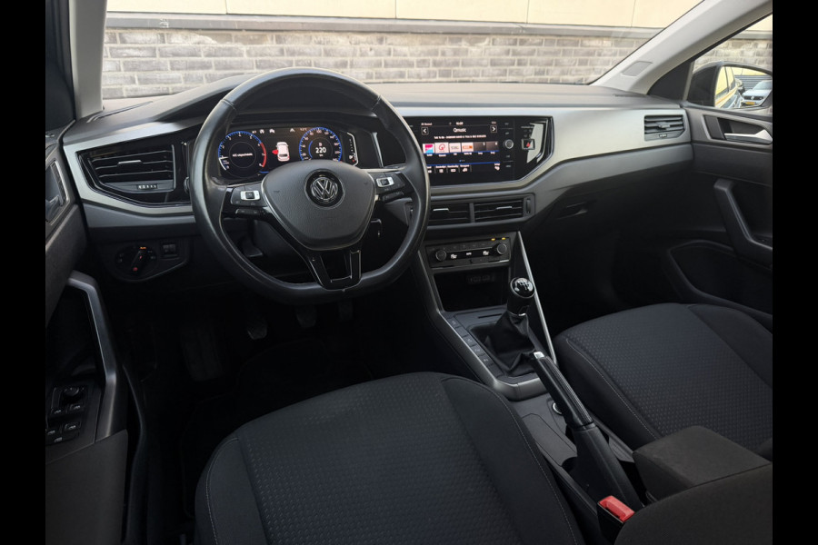 Volkswagen Polo 1.0 TSI Comfortline Business | Carplay | Camera | Virtual Cockpit | PDC | Navi