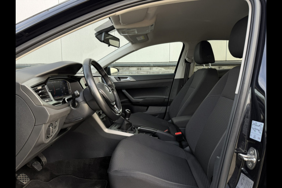 Volkswagen Polo 1.0 TSI Comfortline Business | Carplay | Camera | Virtual Cockpit | PDC | Navi