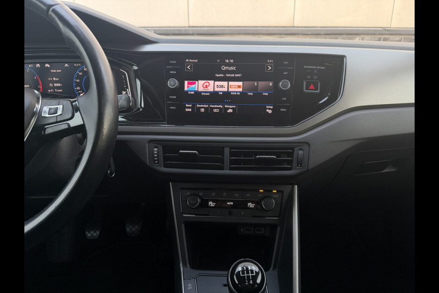 Volkswagen Polo 1.0 TSI Comfortline Business | Carplay | Camera | Virtual Cockpit | PDC | Navi