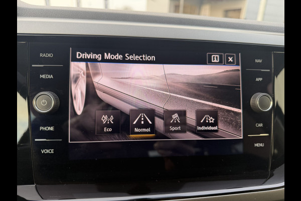 Volkswagen Polo 1.0 TSI Comfortline Business | Carplay | Camera | Virtual Cockpit | PDC | Navi