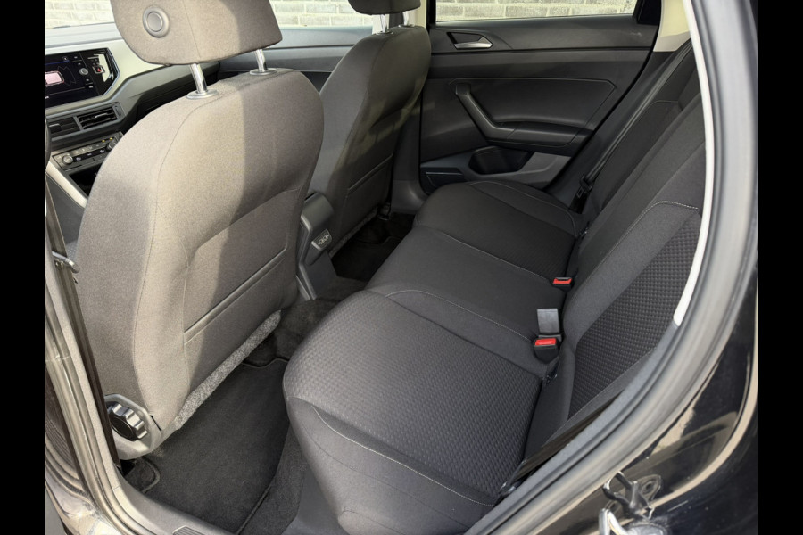 Volkswagen Polo 1.0 TSI Comfortline Business | Carplay | Camera | Virtual Cockpit | PDC | Navi