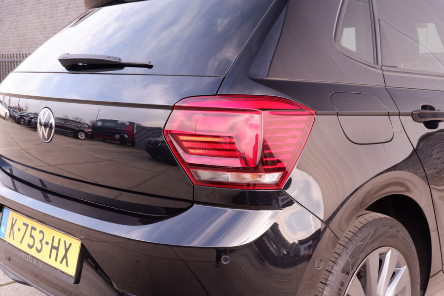 Volkswagen Polo 1.0 TSI Comfortline Business | Carplay | Camera | Virtual Cockpit | PDC | Navi