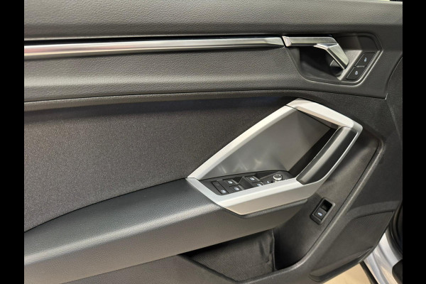 Audi Q3 35 TFSI 150PK Pro Line, S-Tronic, Virtual, Matrix, Apple Carplay, ACC, Blind Spot, Trekhaak, Voll Led, Voll Onderhouden