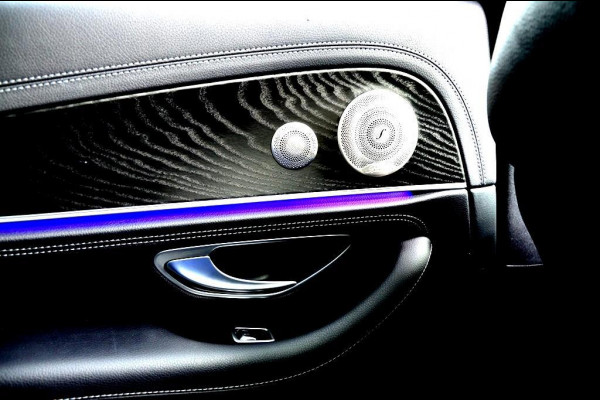 Mercedes-Benz E-Klasse 300 e AMG LEDER/NAVI/PANO/BURMESTER®