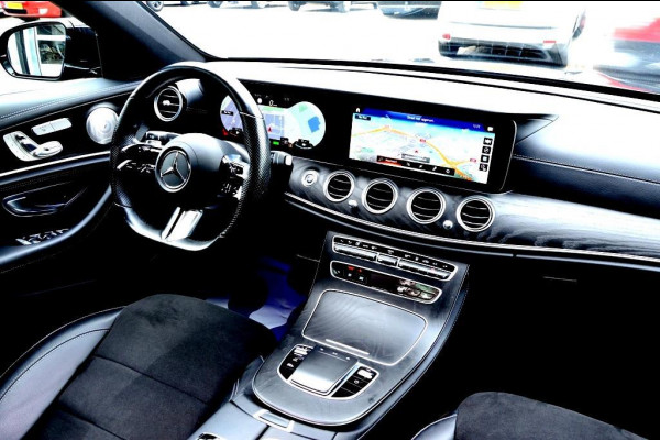 Mercedes-Benz E-Klasse 300 e AMG LEDER/NAVI/PANO/BURMESTER®