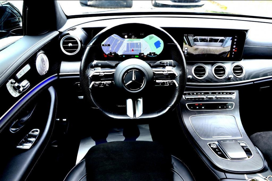 Mercedes-Benz E-Klasse 300 e AMG LEDER/NAVI/PANO/BURMESTER®
