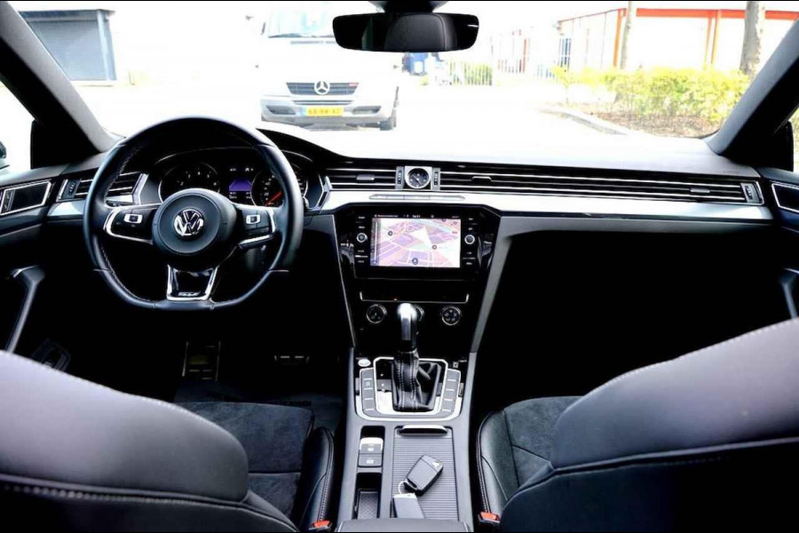 Volkswagen Arteon 2.0 TSI R-Line CAMERA/LMV18/NAVI/LEER/PANO