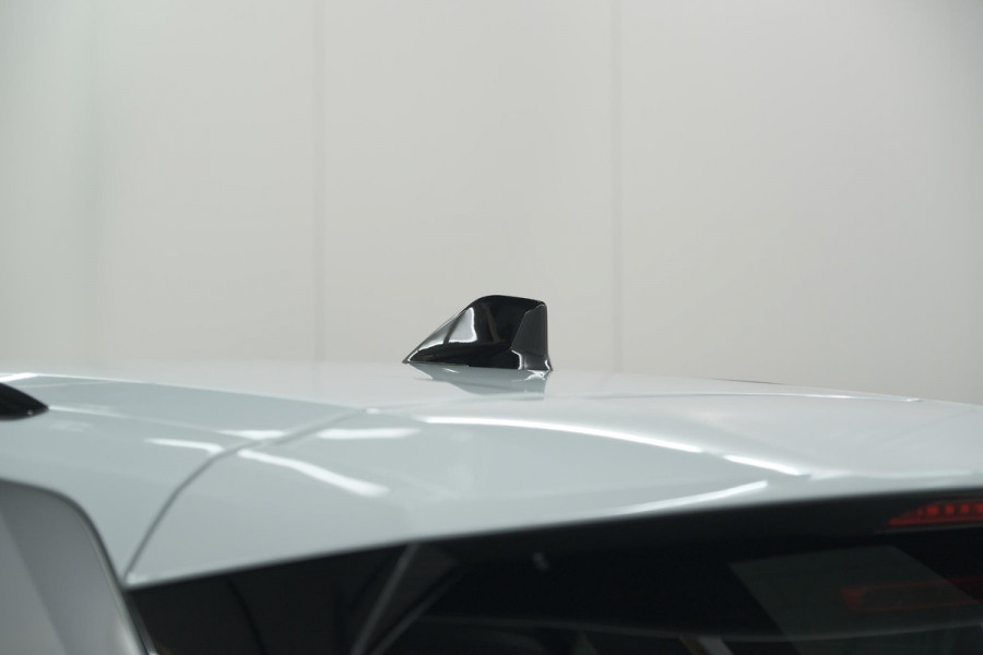 Peugeot 5008 Hybrid 136 e-DCS6 Allure | 7 Zitplaatsen | Camera | Stoelverwarming | Panoramic Navigation pack