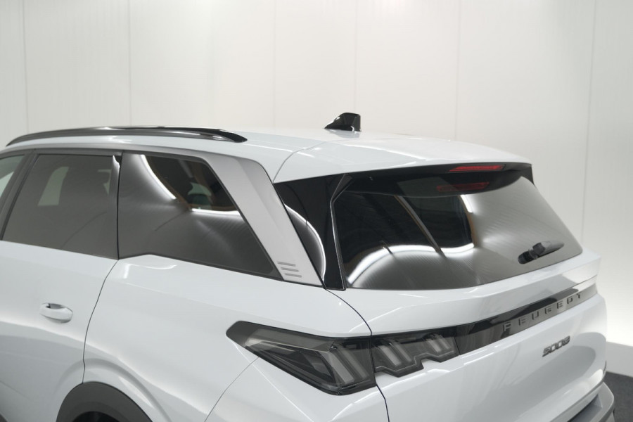 Peugeot 5008 Hybrid 136 e-DCS6 Allure | 7 Zitplaatsen | Camera | Stoelverwarming | Panoramic Navigation pack