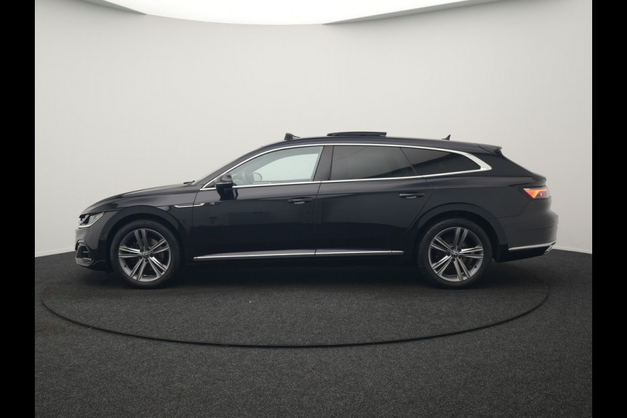 Volkswagen Arteon Shooting Brake 1.4 TSI eHybrid R-Line Business+ Plug In Hybrid 218pk Dealer O.H PHEV | Panodak | Trekhaak af Fabriek | Adaptive Cruise |  Lederen Sportstoelen Massage & Memory | 360 Camera | Head Up | Stuurverwarming | Virtual | BLIS |