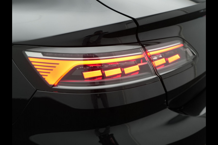 Volkswagen Arteon Shooting Brake 1.4 TSI eHybrid R-Line Business+ Plug In Hybrid 218pk Dealer O.H PHEV | Panodak | Trekhaak af Fabriek | Adaptive Cruise |  Lederen Sportstoelen Massage & Memory | 360 Camera | Head Up | Stuurverwarming | Virtual | BLIS |