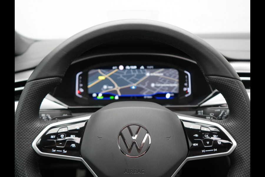 Volkswagen Arteon Shooting Brake 1.4 TSI eHybrid R-Line Business+ Plug In Hybrid 218pk Dealer O.H PHEV | Panodak | Trekhaak af Fabriek | Adaptive Cruise |  Lederen Sportstoelen Massage & Memory | 360 Camera | Head Up | Stuurverwarming | Virtual | BLIS |
