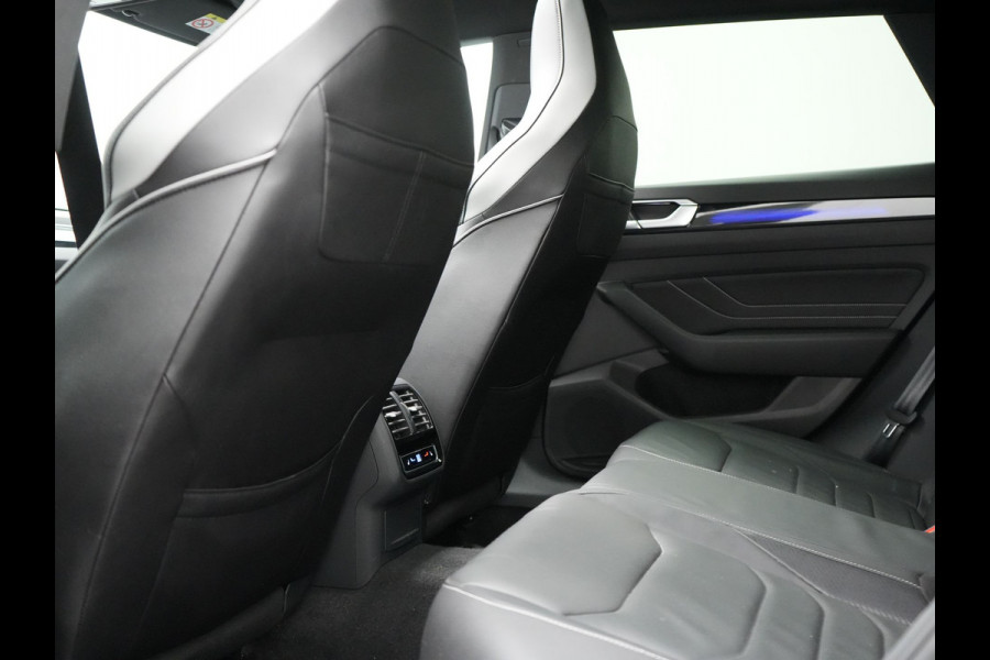 Volkswagen Arteon Shooting Brake 1.4 TSI eHybrid R-Line Business+ Plug In Hybrid 218pk Dealer O.H PHEV | Panodak | Trekhaak af Fabriek | Adaptive Cruise |  Lederen Sportstoelen Massage & Memory | 360 Camera | Head Up | Stuurverwarming | Virtual | BLIS |
