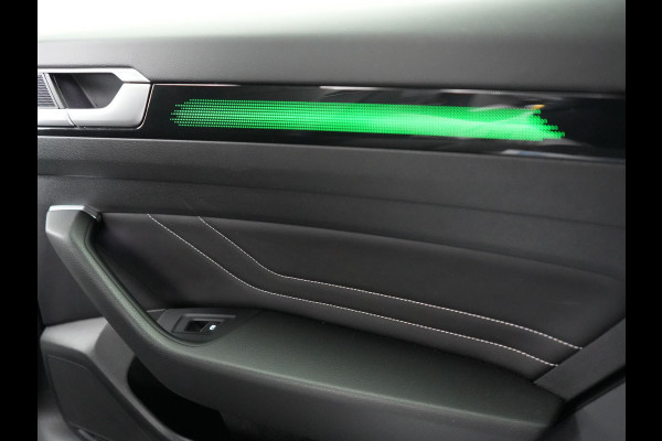 Volkswagen Arteon Shooting Brake 1.4 TSI eHybrid R-Line Business+ Plug In Hybrid 218pk Dealer O.H PHEV | Panodak | Trekhaak af Fabriek | Adaptive Cruise |  Lederen Sportstoelen Massage & Memory | 360 Camera | Head Up | Stuurverwarming | Virtual | BLIS |