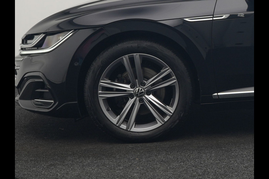 Volkswagen Arteon Shooting Brake 1.4 TSI eHybrid R-Line Business+ Plug In Hybrid 218pk Dealer O.H PHEV | Panodak | Trekhaak af Fabriek | Adaptive Cruise |  Lederen Sportstoelen Massage & Memory | 360 Camera | Head Up | Stuurverwarming | Virtual | BLIS |