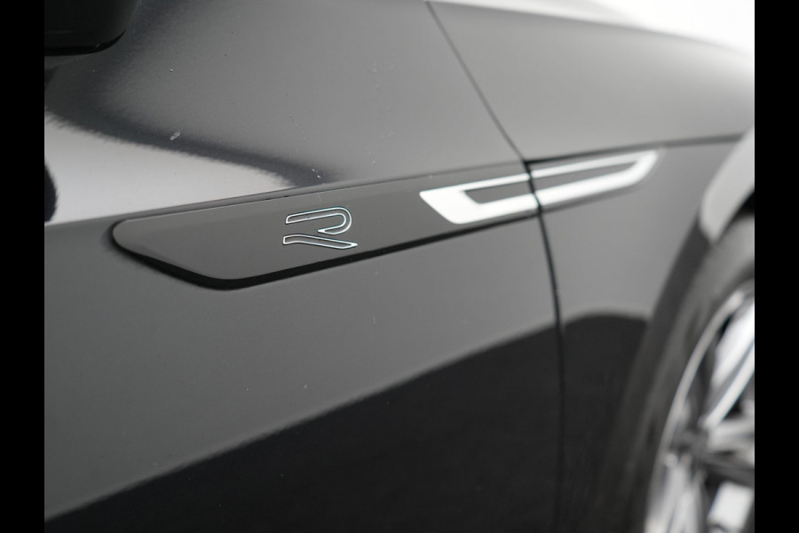 Volkswagen Arteon Shooting Brake 1.4 TSI eHybrid R-Line Business+ Plug In Hybrid 218pk Dealer O.H PHEV | Panodak | Trekhaak af Fabriek | Adaptive Cruise |  Lederen Sportstoelen Massage & Memory | 360 Camera | Head Up | Stuurverwarming | Virtual | BLIS |