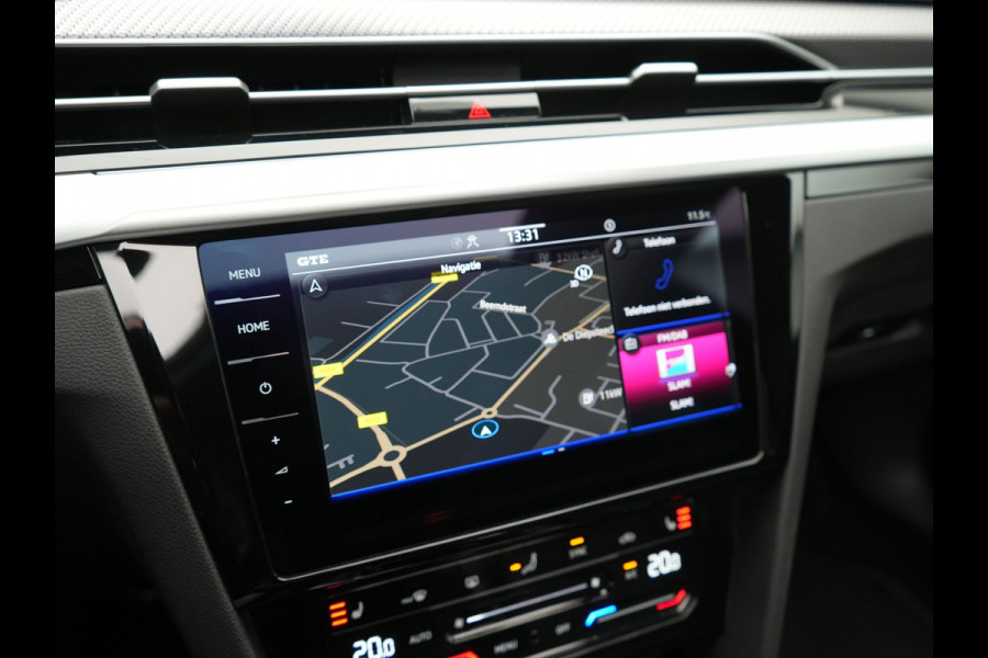 Volkswagen Arteon Shooting Brake 1.4 TSI eHybrid R-Line Business+ Plug In Hybrid 218pk Dealer O.H PHEV | Panodak | Trekhaak af Fabriek | Adaptive Cruise |  Lederen Sportstoelen Massage & Memory | 360 Camera | Head Up | Stuurverwarming | Virtual | BLIS |