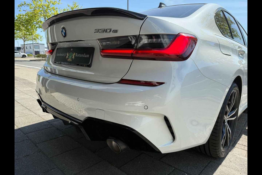BMW 3-serie 330e High Executive M Performance CARBON/LASER