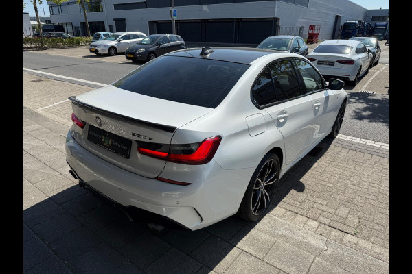 BMW 3-serie 330e High Executive M Performance CARBON/LASER