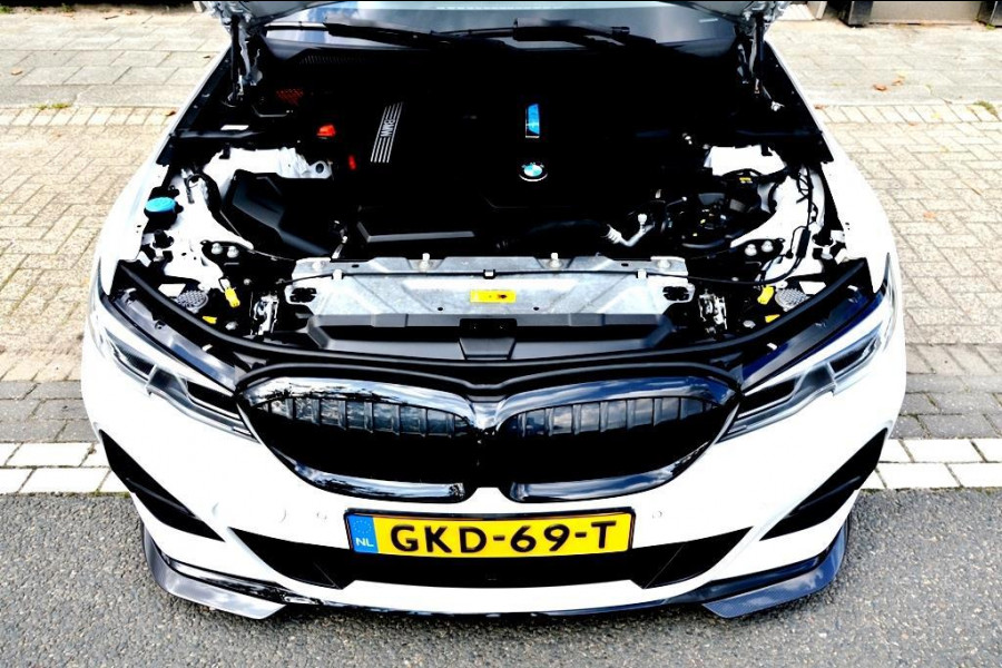 BMW 3-serie 330e High Executive M Performance CARBON/LASER