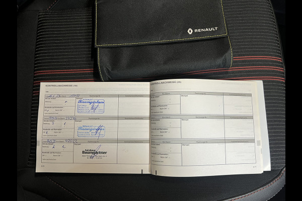 Renault Captur 1.3 TCe 140 R.S. Line | Groot 9,3" Navi | 18" | Stoelverwarming | Camera | Led | 100% Dealer onderhouden!