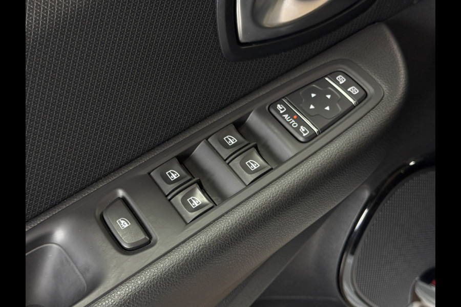 Renault Clio 1.2 TCe 120pk AUT Intens | Navi | Led | Camera | PDC V+A | 16" | Stoelverwarming | 100% Dealer onderhouden!