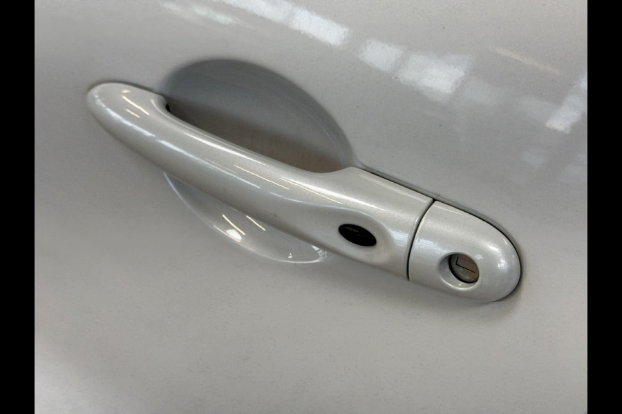 Renault Clio 1.2 TCe 120pk AUT Intens | Navi | Led | Camera | PDC V+A | 16" | Stoelverwarming | 100% Dealer onderhouden!