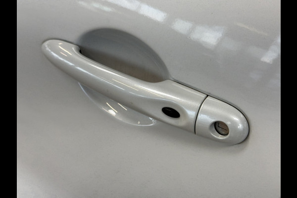 Renault Clio 1.2 TCe 120pk AUT Intens | Navi | Led | Camera | PDC V+A | 16" | Stoelverwarming | 100% Dealer onderhouden!