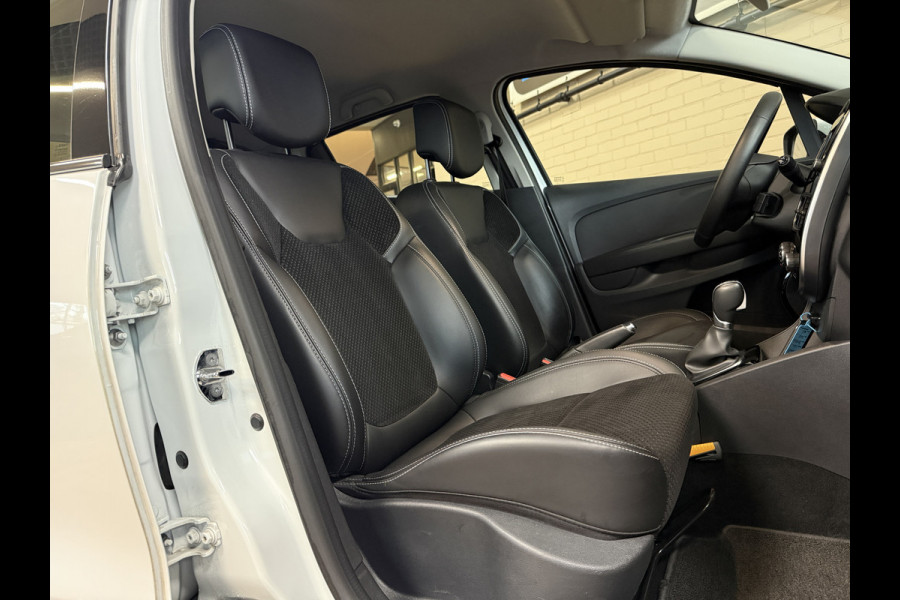 Renault Clio 1.2 TCe 120pk AUT Intens | Navi | Led | Camera | PDC V+A | 16" | Stoelverwarming | 100% Dealer onderhouden!
