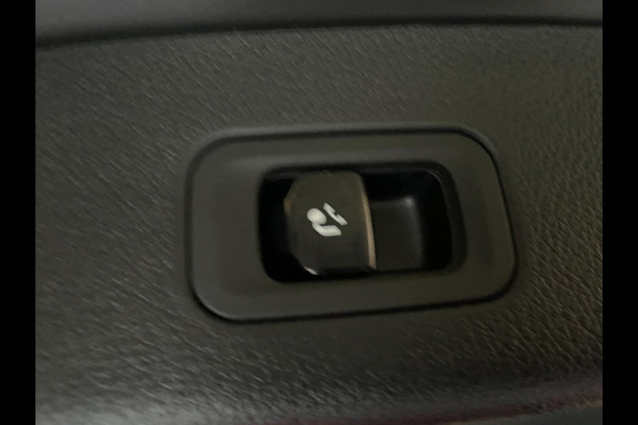 Mercedes-Benz GLC 300de 4MATIC AMG Line PANODAK HUD