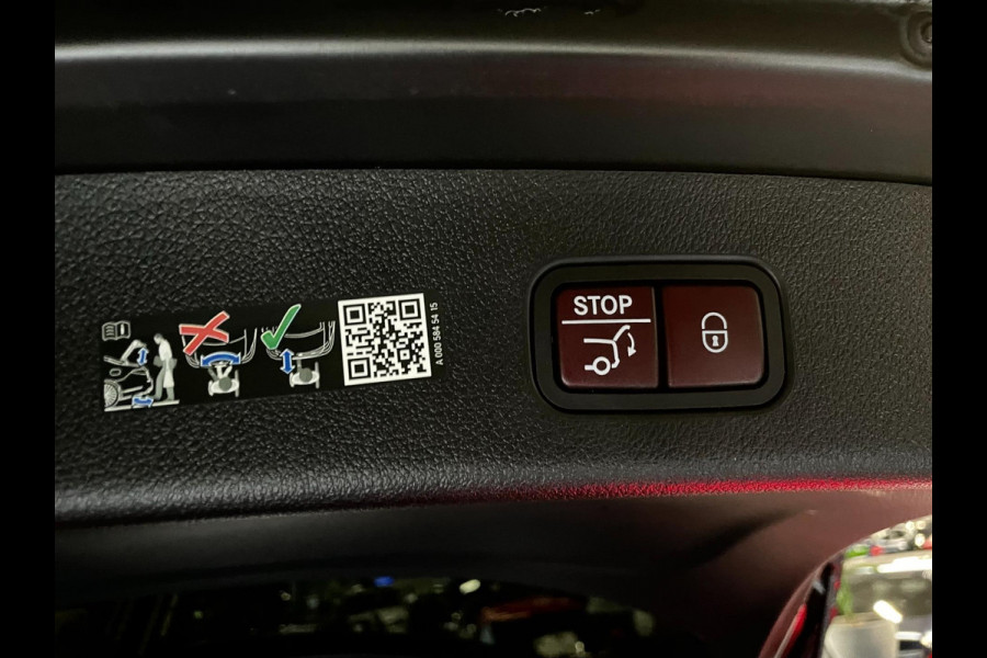 Mercedes-Benz GLC 300de 4MATIC AMG Line PANODAK HUD