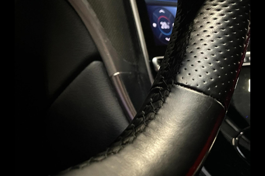 Mercedes-Benz GLC 300de 4MATIC AMG Line PANODAK HUD